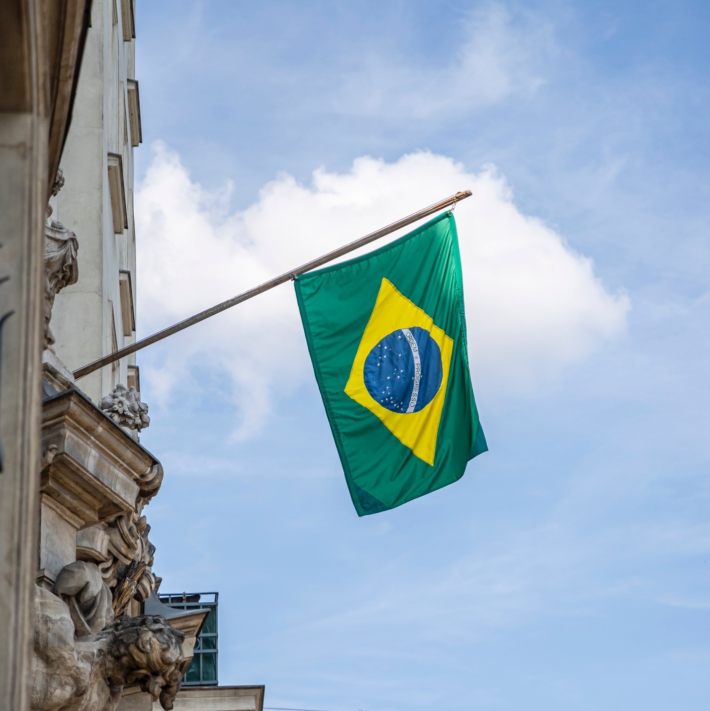 A Evolução Histórica da Bandeira do Brasil: De D. Pedro I aos Dias Atuais