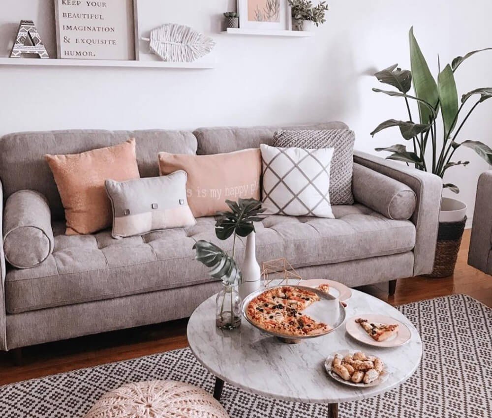 10 ideias de almofadas para transformar seu sofa