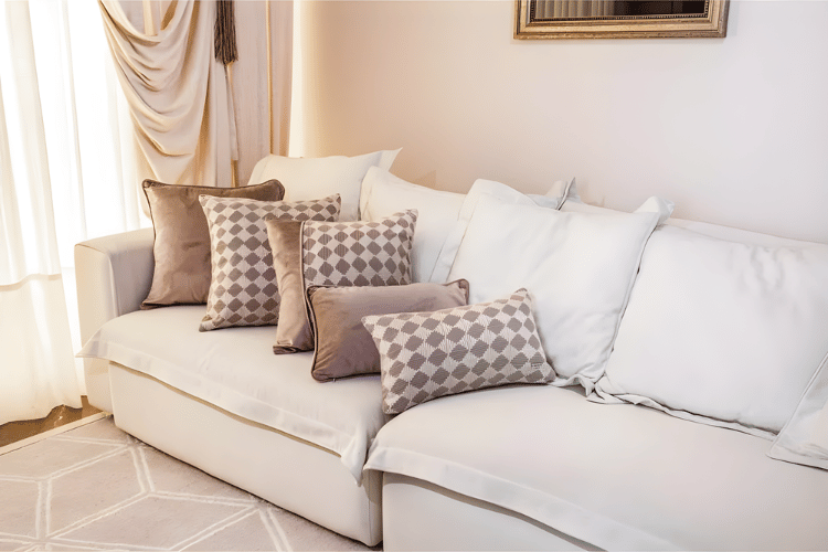 erros comuns ao escolher almofadas de sofa