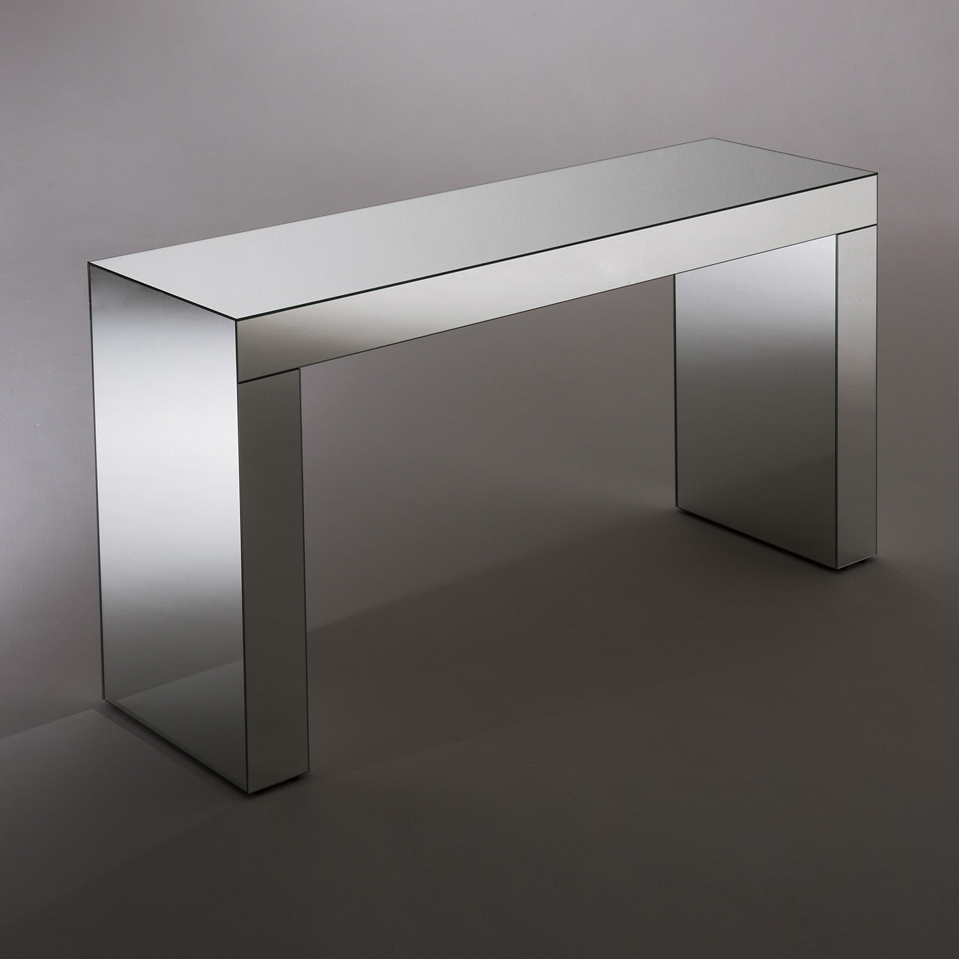 Aparador Espelhado DIY: Transforme seu Móvel Antigo com Espelhos