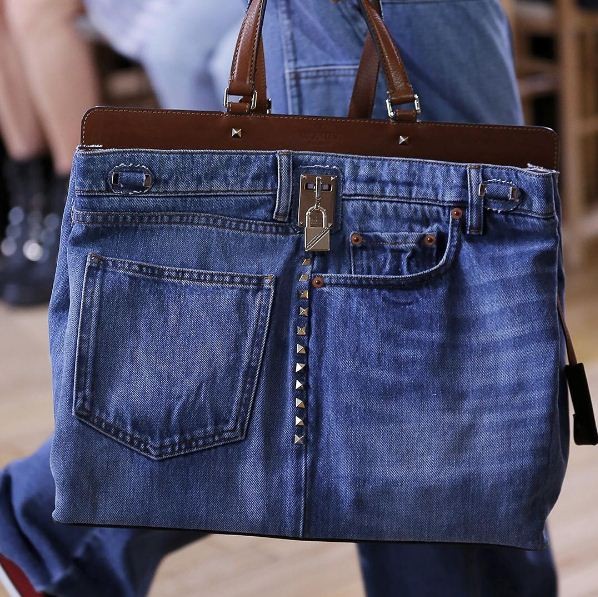 bolsa com calça jeans