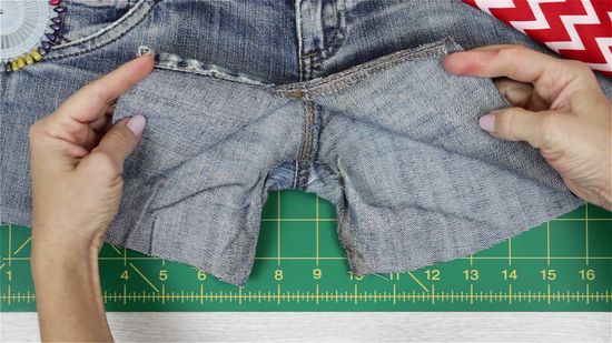 bolsa com calça jeans