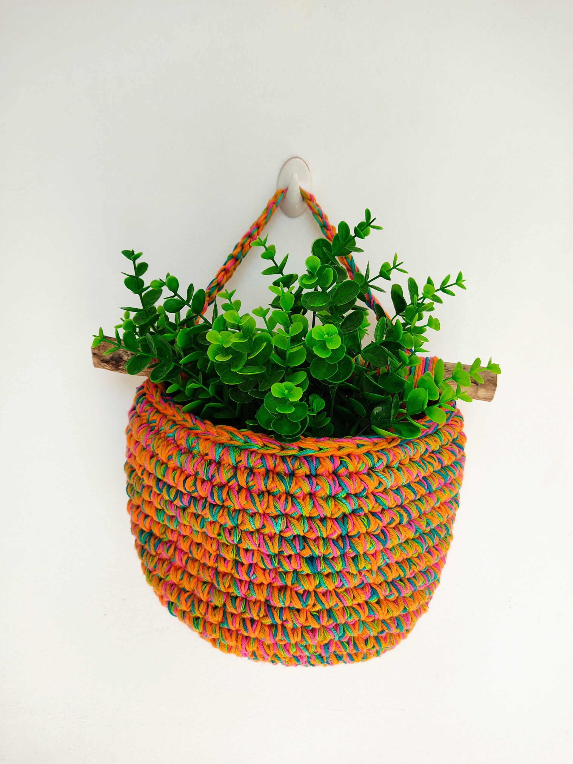 Cachepô de crochê com base de MDF: Estabilidade e estilo para suas plantas