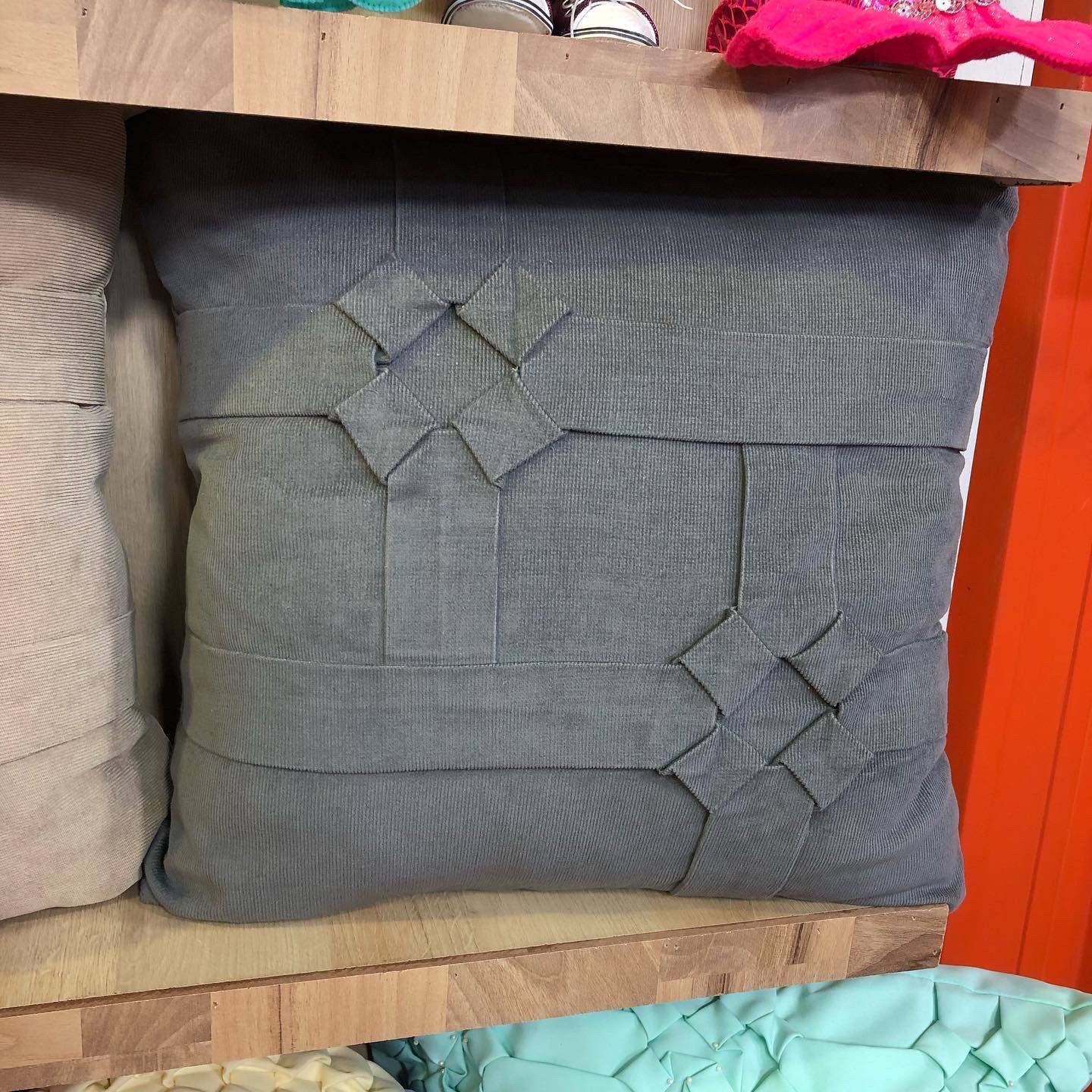 almofada capitone versus almofada botonê qual escolher