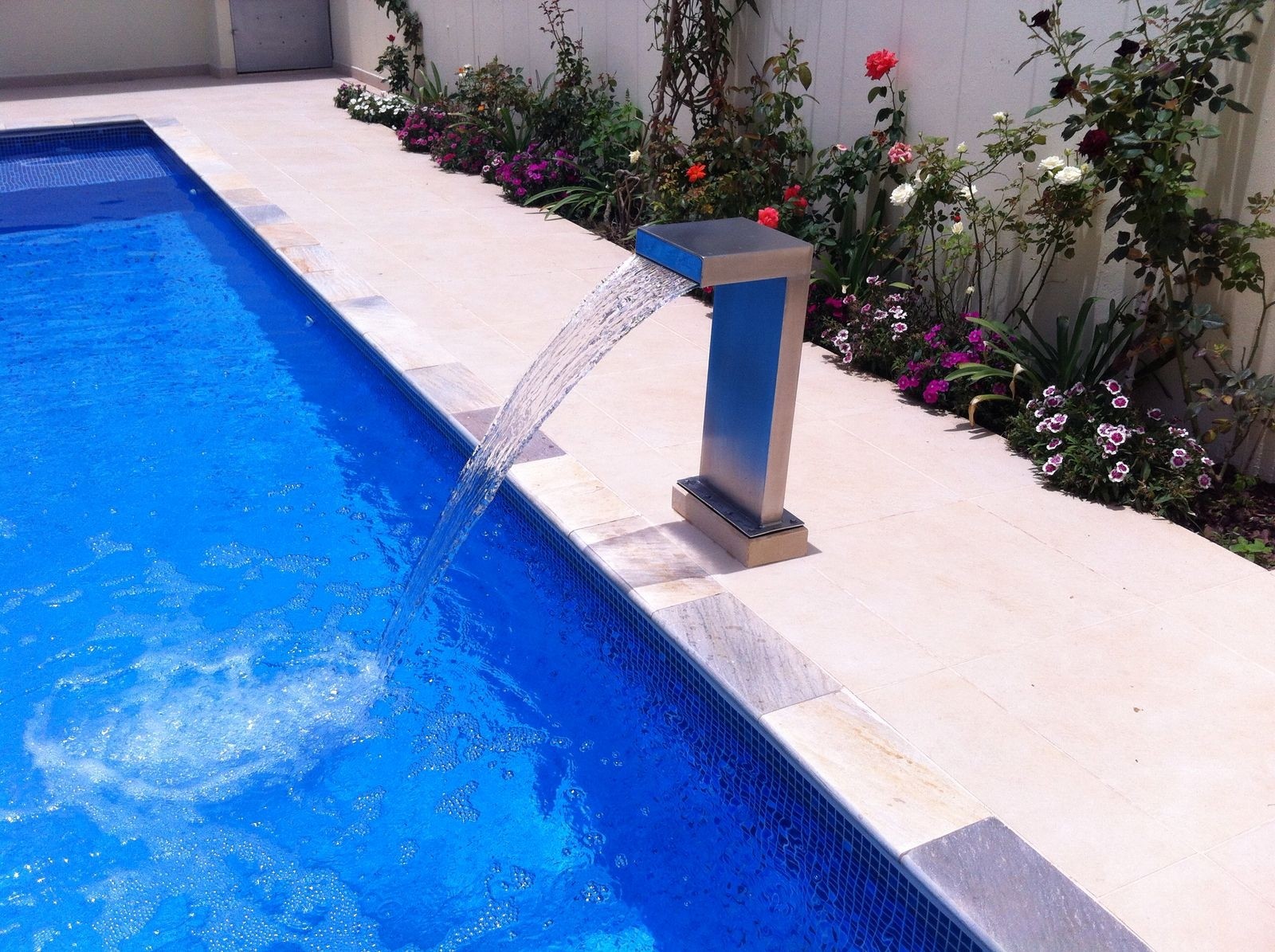 melhores cascatas para piscina pequena