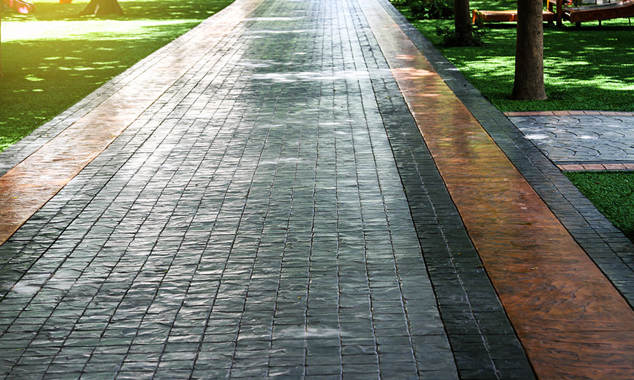 Passo a Passo: Como Aplicar Concreto Estampado em Sua Casa