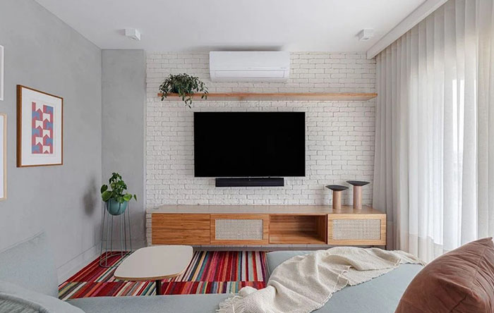 Decoração de sala com rack suspenso