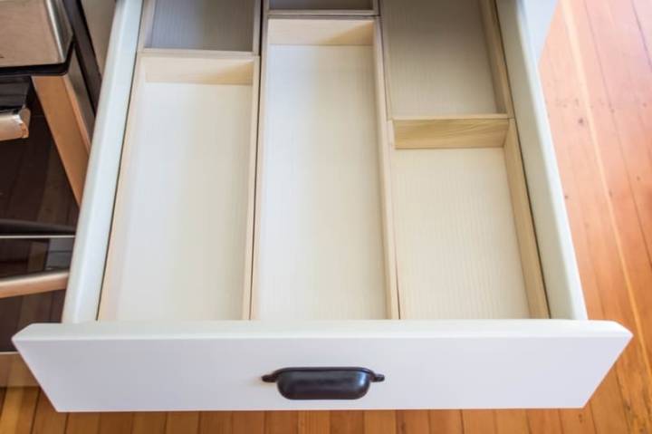 DIY: Crie Divisórias de Gaveta Personalizadas com Materiais Reciclados