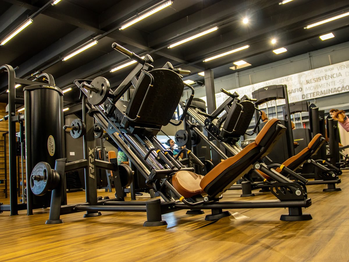 melhores equipamentos de musculação para iniciantes em casa