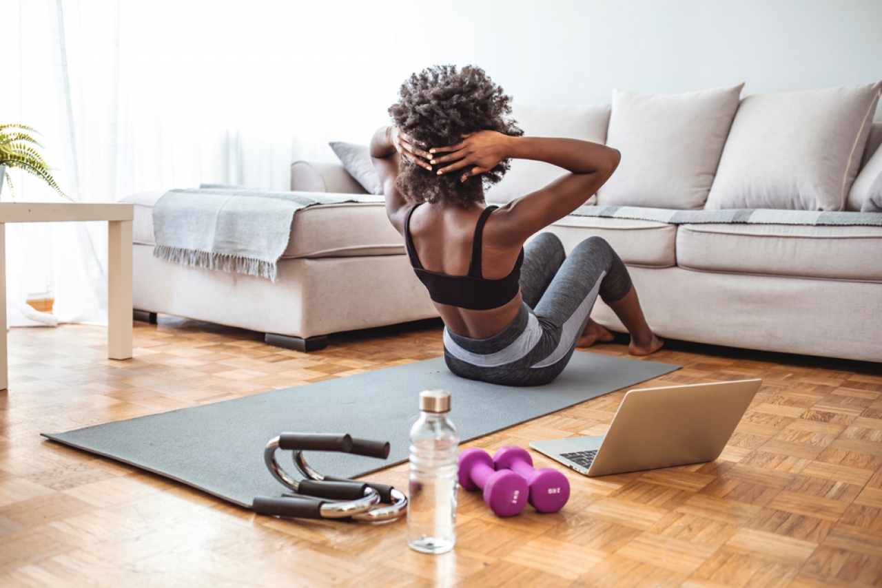 dor no joelho por erro ao exercitar os pes