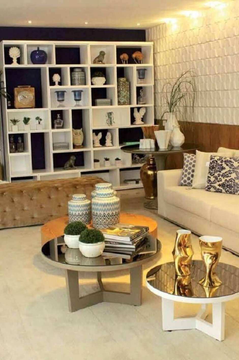 Tendências 2025: Materiais Naturais e Estilo Industrial em Nichos Decorativos