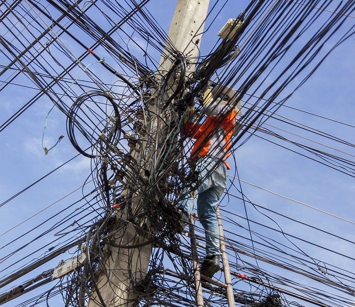 Diferença Entre Gato de Energia e Fraude no Medidor: Entenda os Crimes