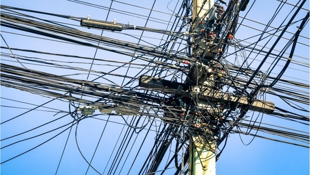 gato de energia eletrica