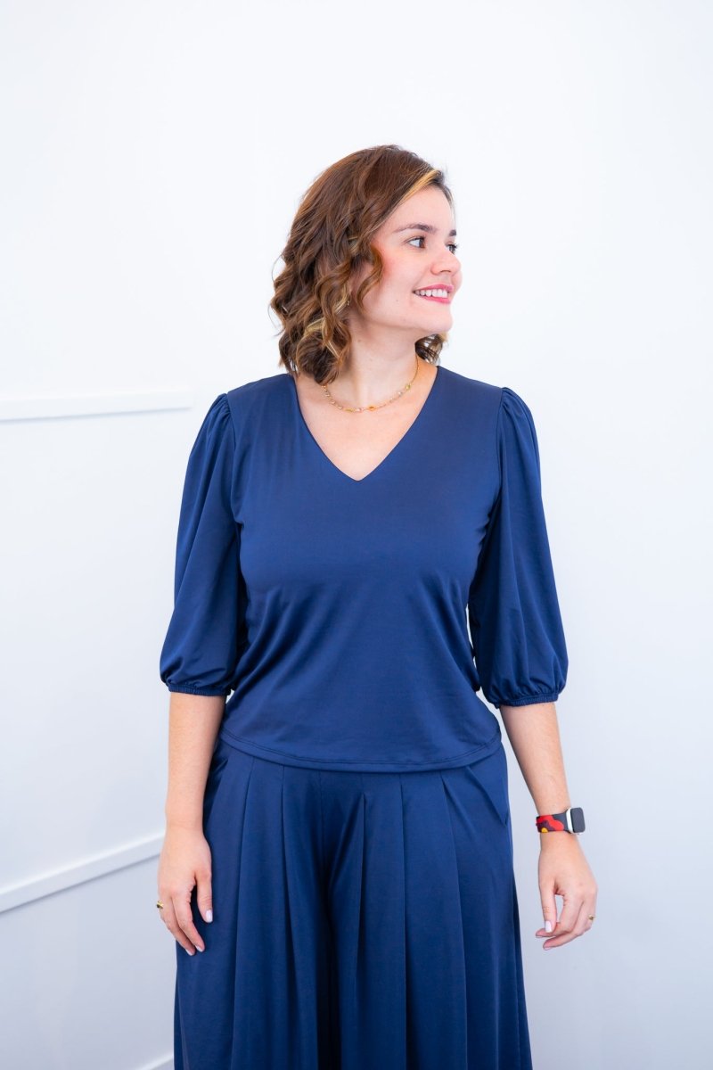 Looks com camiseta gola V: Do casual ao formal