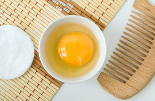 Frequência Ideal de Tratamentos Capilares Caseiros: Ovo e Outras Receitas