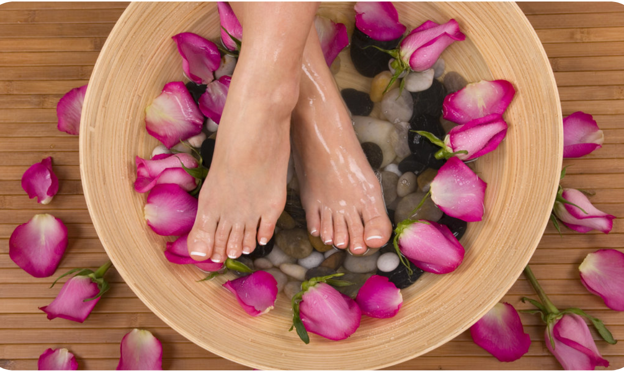 escalda pes com sal grosso ou vinagre qual melhor