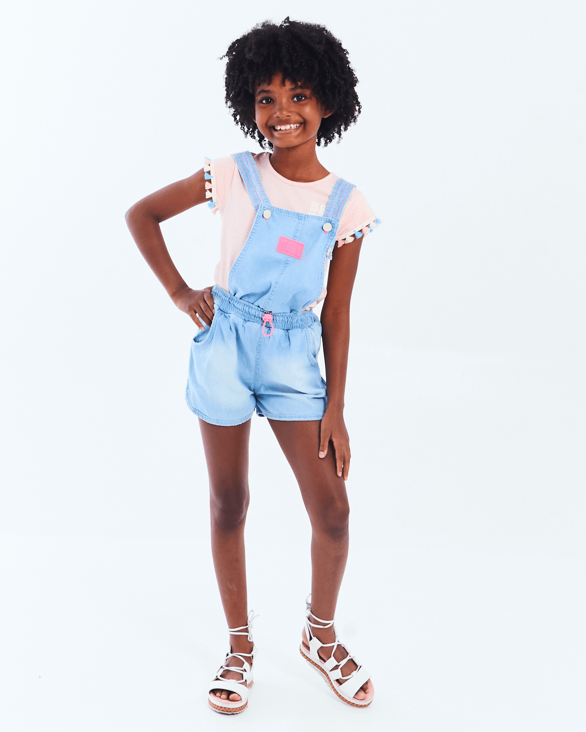 ideias de looks com jardineira infantil