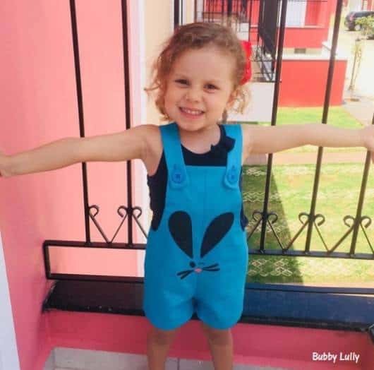 ideias de looks com jardineira infantil