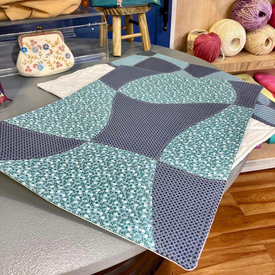 Os Melhores Tecidos para Jogo Americano de Patchwork e Como Cuidar Deles