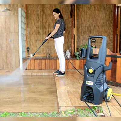 5 ideias de títulos:
1. Guia Completo: Como Escolher a Lavadora de Alta Pressão Ideal para Sua Casa
2. Kärcher K3 Force Car vs. Wap Plus 2200: Qual a Melhor para Você?
3. Dicas de Uso e Manutenção para Sua Lavadora de Alta Pressão
4. Potência e Eficiência: Entenda os Benefícios da Lavadora de Alta Pressão
5. Limpeza Ecológica: Como a Lavadora de Alta Pressão Ajuda a Economizar Água