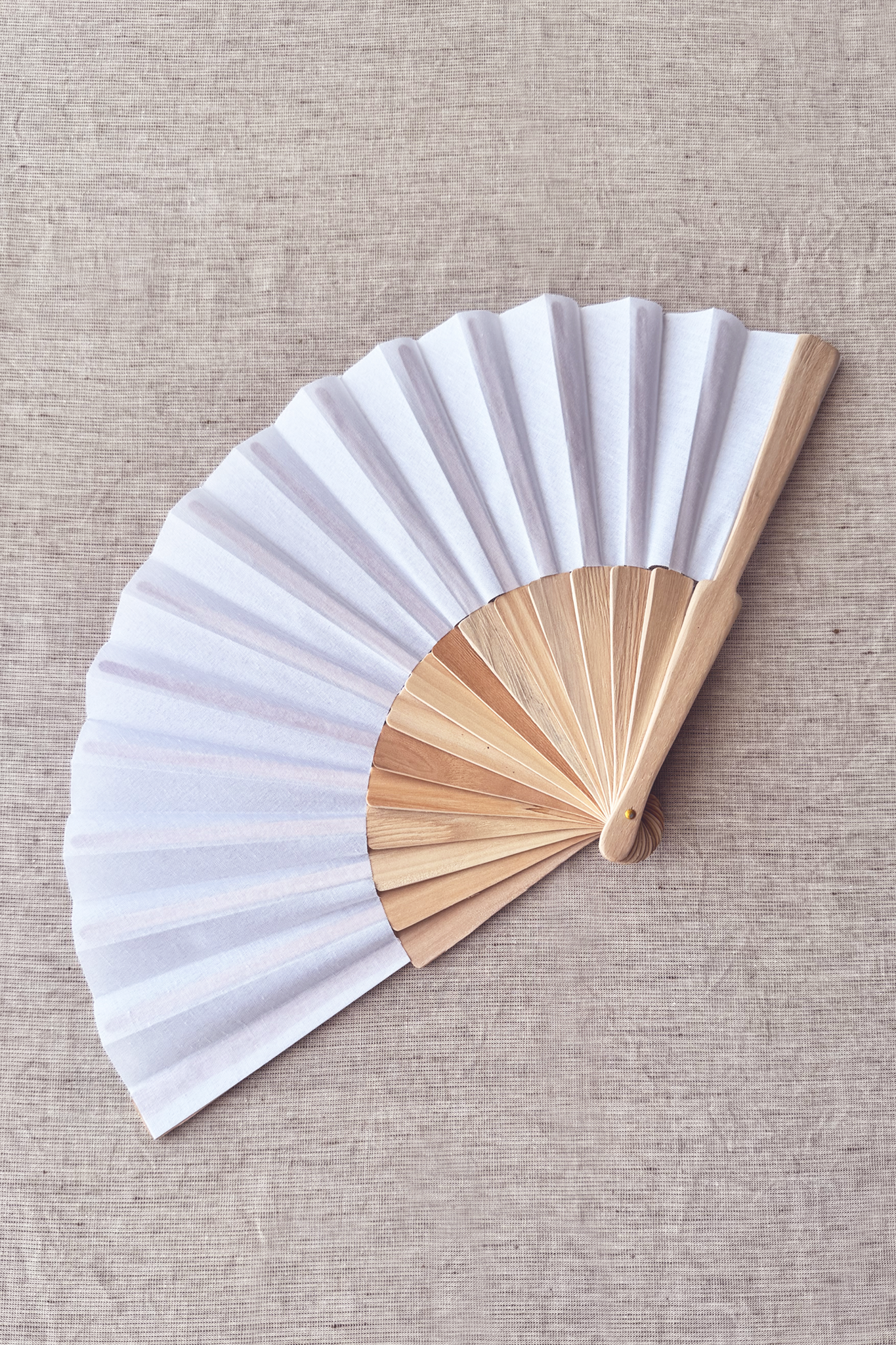 Leques de Tecido Personalizados: Tendências e Onde Encontrar para Eventos