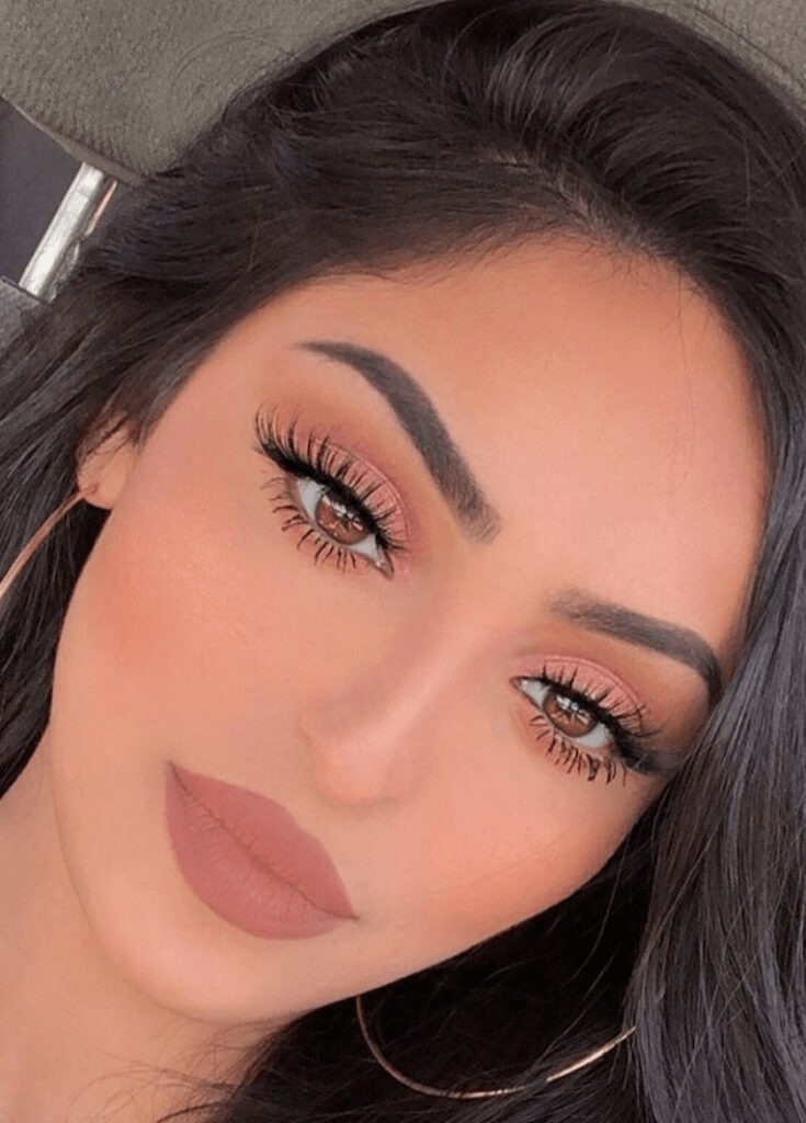 Maquiagem para disfarçar olheiras e espinhas