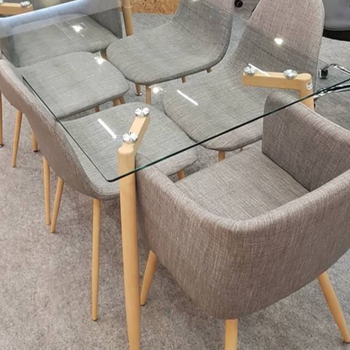 erros comuns ao comprar mesa de jantar de vidro temperado