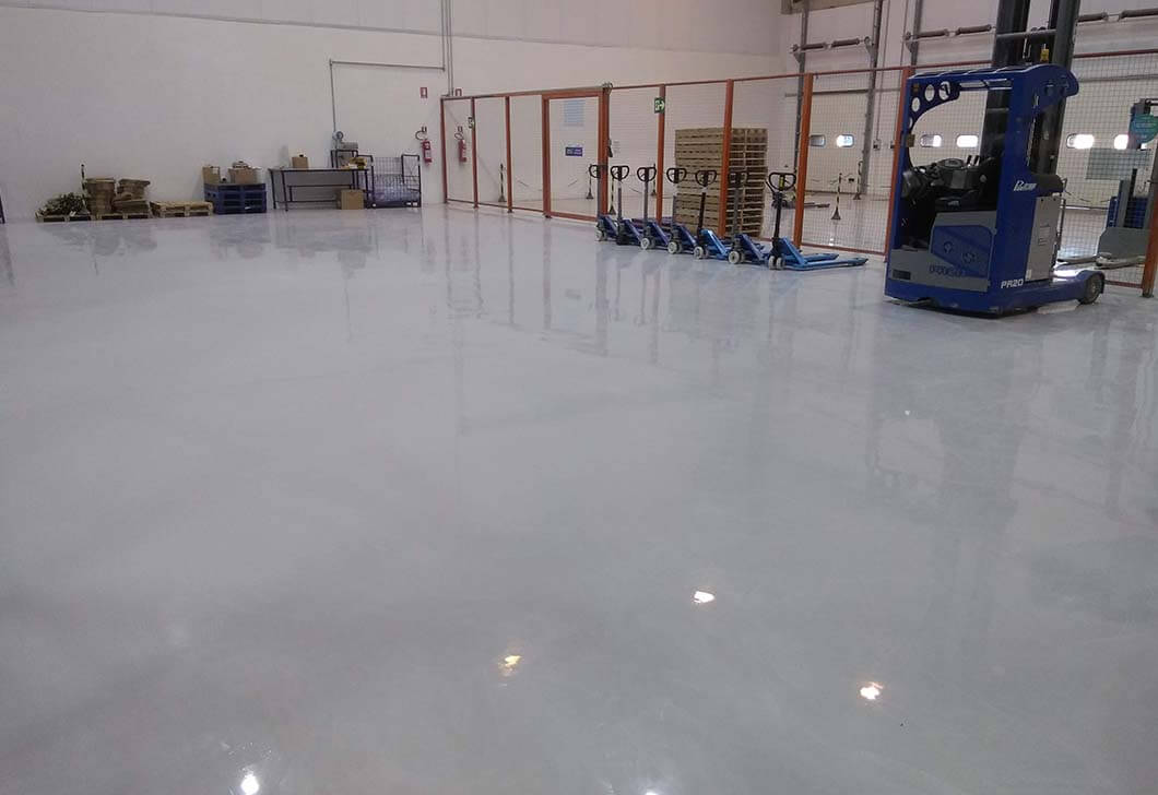 Guia completo de limpeza e manutenção do porcelanato líquido