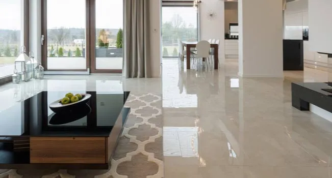 Porcelanato líquido vs. porcelanato tradicional: qual escolher?