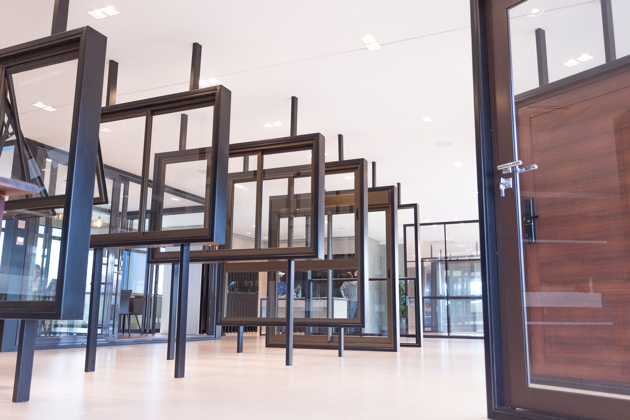 5 ideias de títulos:
1. Guia Completo: Como Escolher a Linha de Alumínio Ideal para Sua Obra
2. Vidros para Esquadrias: Um Comparativo Detalhado para Otimizar seu Orçamento
3. Cores e Acabamentos em Esquadrias de Alumínio: Impacto no Preço e Estética
4. Entenda a NBR 10821: Garantindo Qualidade e Segurança em suas Esquadrias
5. O Momento Certo para Comprar: Como a Sazonalidade Afeta o Preço das Esquadrias