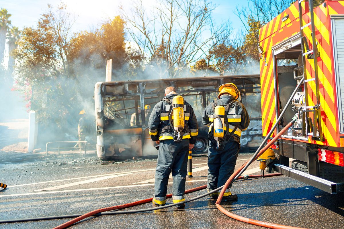 Cursos de Formação de Bombeiro Civil: Carga Horária e Conteúdo Essencial