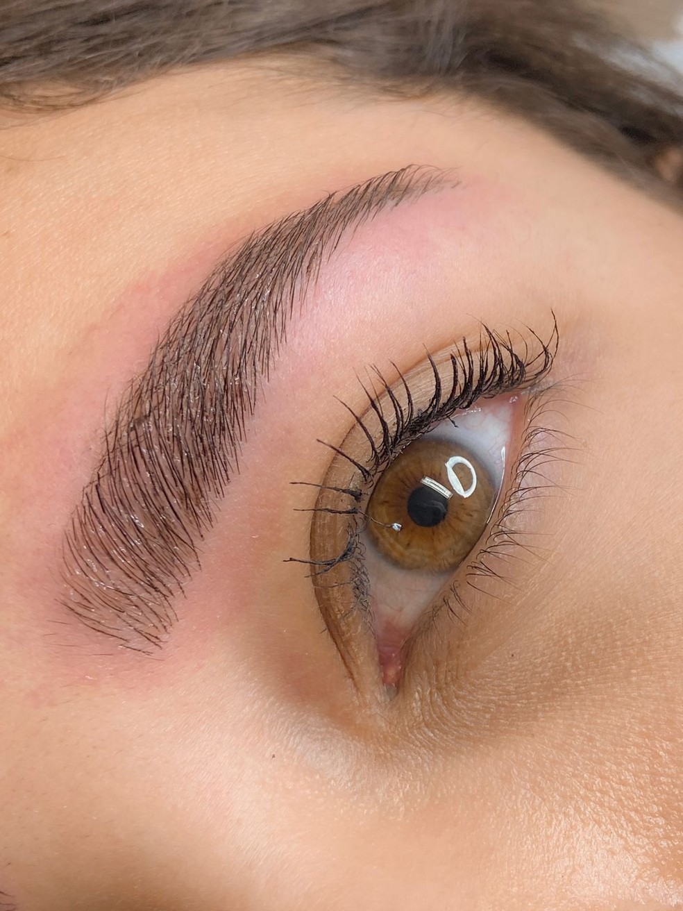 pigmentação de sobrancelha