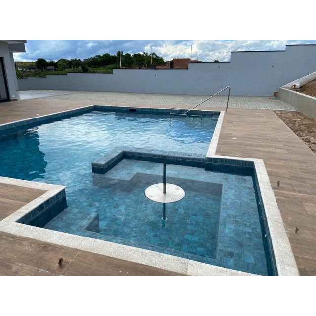 Guia Completo: Como Escolher o Revestimento Ideal para Sua Piscina de Azulejo