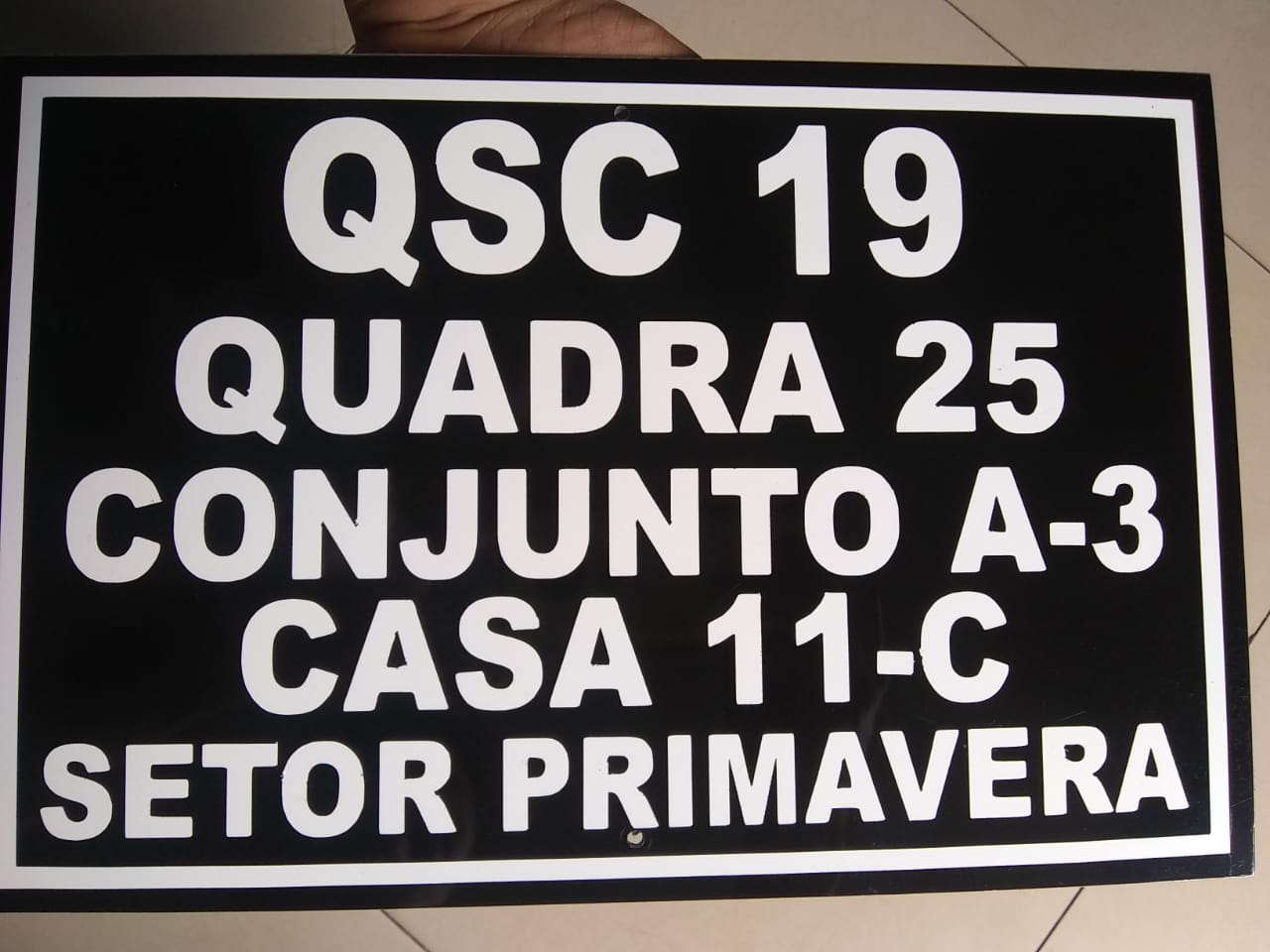 Guia Completo: Como Escolher a Placa de Endereço Ideal para Sua Casa