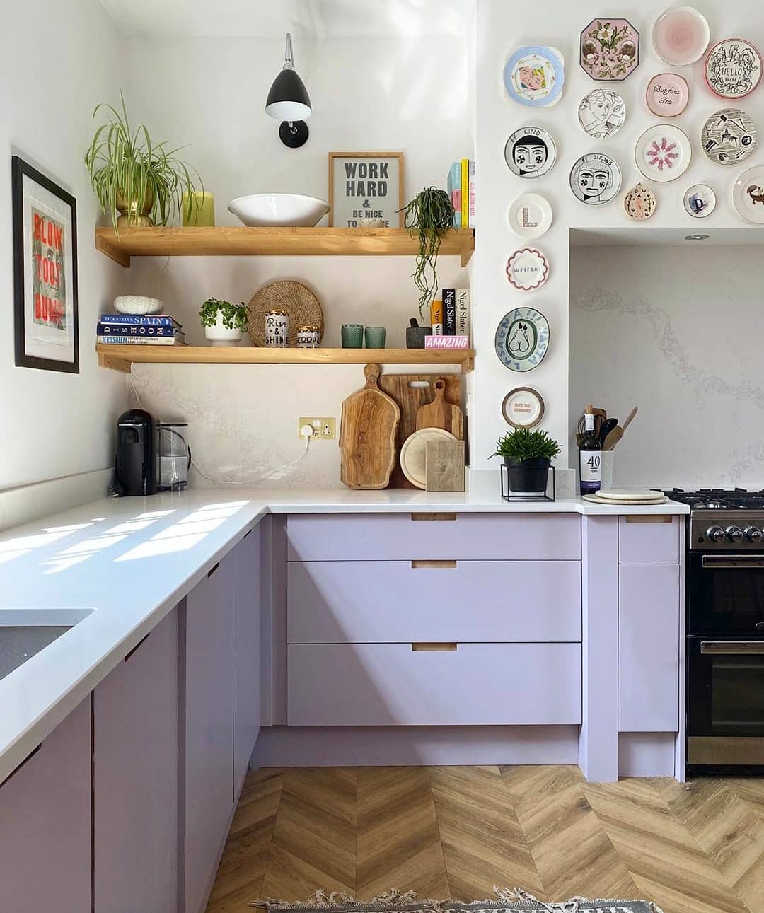 ideias de prateleiras para cozinha pequena