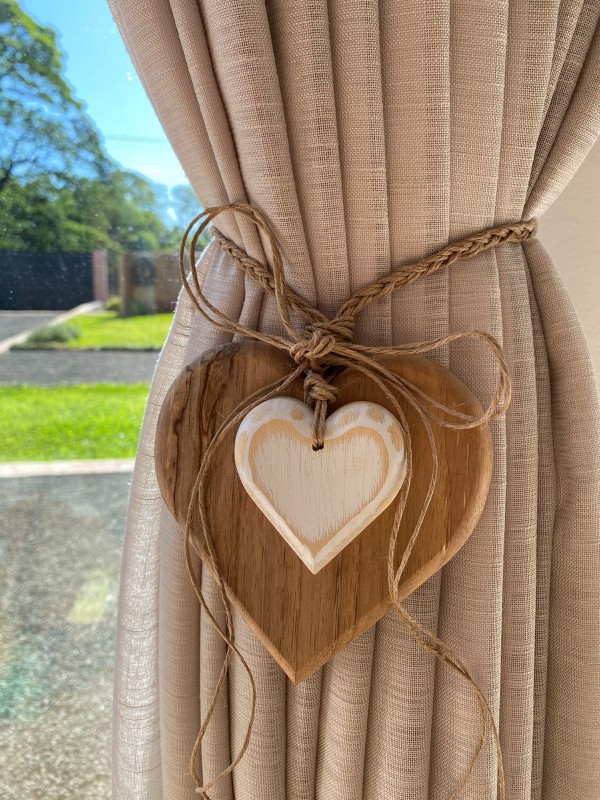 Tendências de Decoração: Usando Prendedores de Cortina com Pedrarias para Transformar seu Espaço