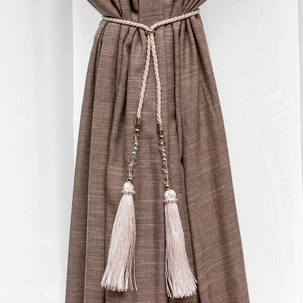 DIY: Como Fazer Seu Próprio Prendedor de Cortina com Pedrarias (Modelos Simples)