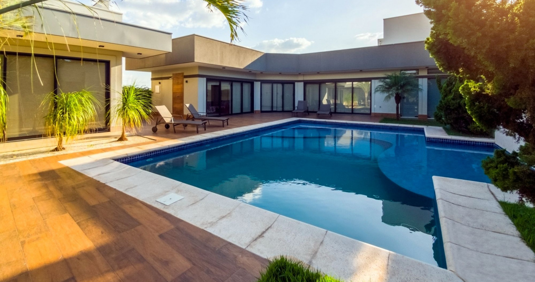 Revestimento de cerâmica amadeirada externa