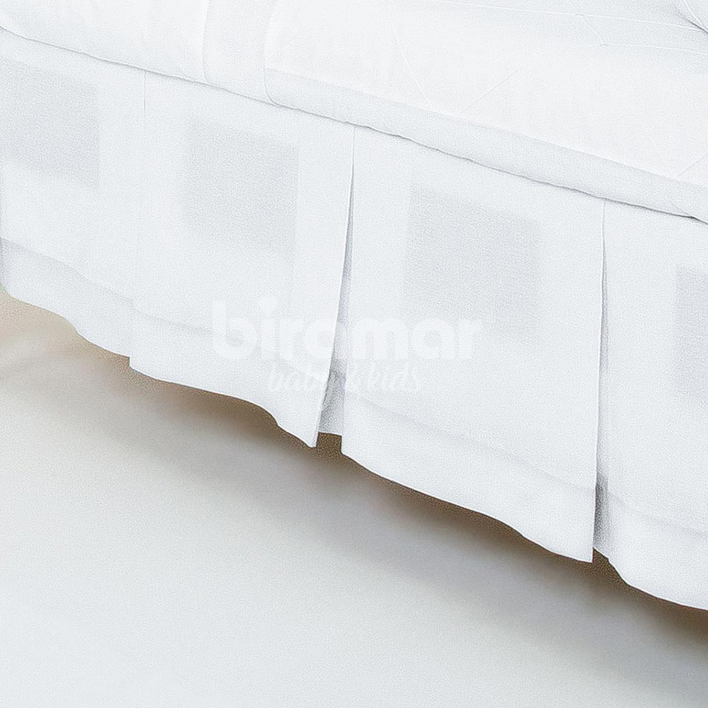 Materiais de saia de berço: Algodão vs. Microfibra