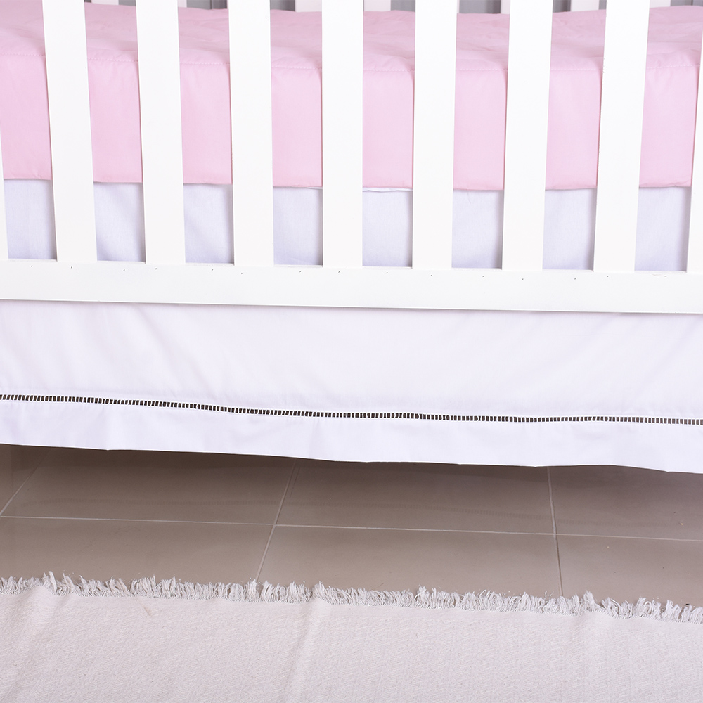 Guia de tamanhos de saia de berço: Padrão Americano vs. Nacional