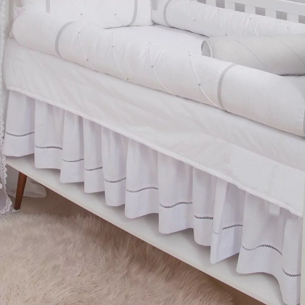 Guia de tamanhos de saia de berço: Padrão Americano vs. Nacional