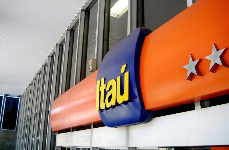 Entenda o IOF e outras taxas em transferências internacionais pelo Itaú