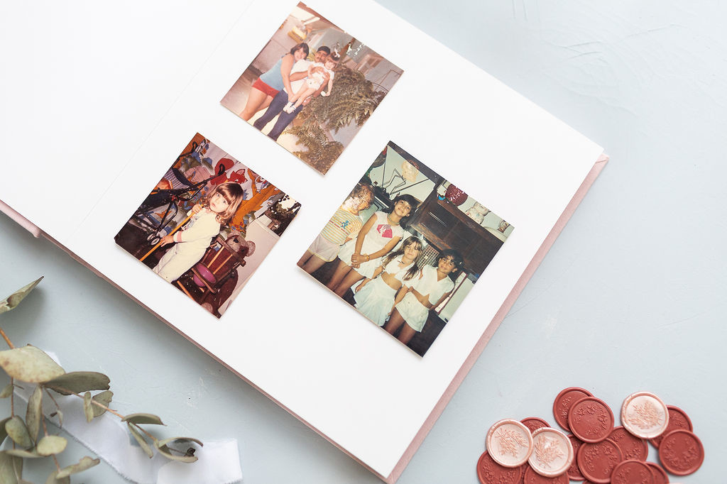 um álbum de fotografia