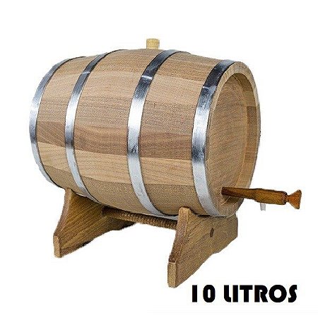 um barril de madeira