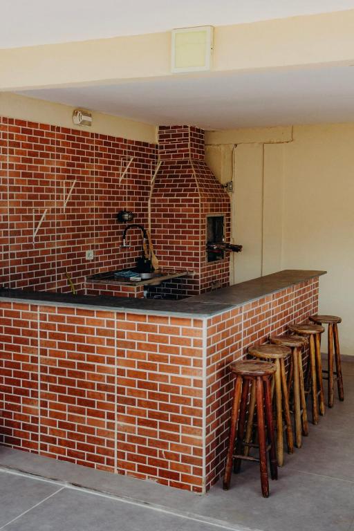 Guia Completo de Bebidas para Churrasco: O Que Servir e Quanto Comprar