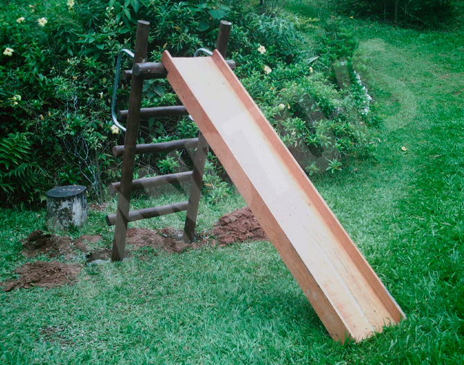 DIY Escorregador de Madeira: Dicas para Construir um Brinquedo Seguro em Casa