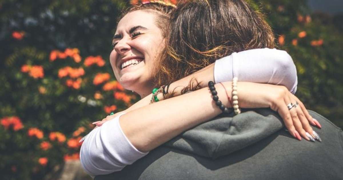 um homem correr atras de mim simpatia