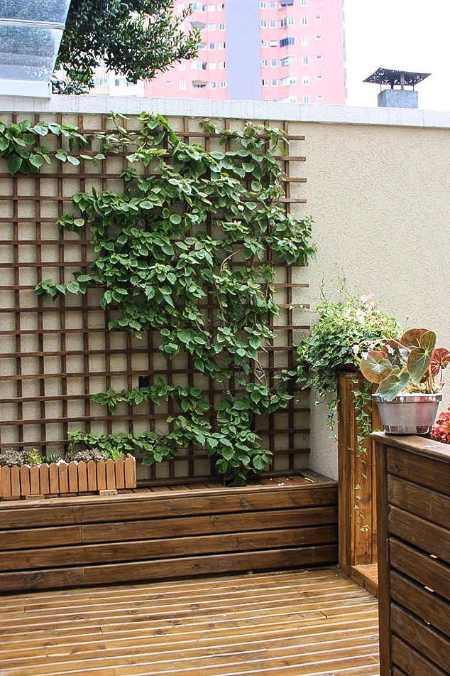 Manutenção Essencial para Jardins Verticais de Madeira: Dicas e Produtos