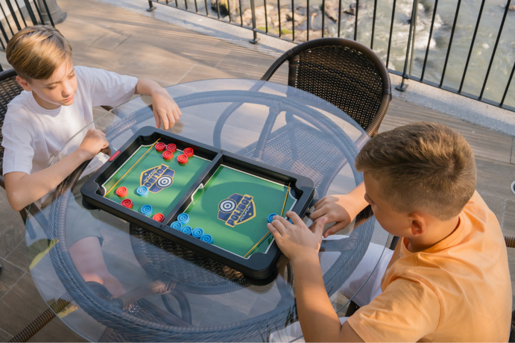 1. Futebol de Botão: Um Guia Completo para Iniciantes
2. As Melhores Mesas de Futebol de Botão Profissionais
3. Como Escolher os Botões Ideais para o seu Jogo
4. A História e Evolução do Futebol de Botão no Brasil
5. Dicas de Estratégia para Vencer no Futebol de Botão