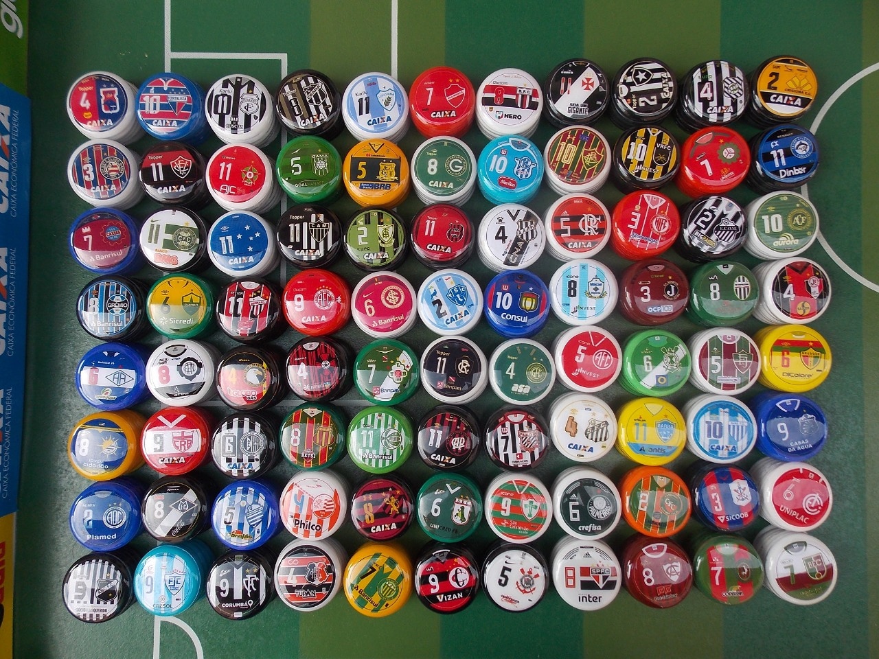 1. Futebol de Botão: Um Guia Completo para Iniciantes
2. As Melhores Mesas de Futebol de Botão Profissionais
3. Como Escolher os Botões Ideais para o seu Jogo
4. A História e Evolução do Futebol de Botão no Brasil
5. Dicas de Estratégia para Vencer no Futebol de Botão